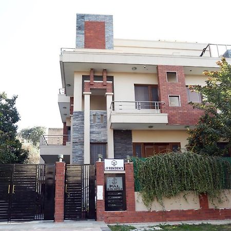 J P Residency Hotel Grander Noida Exterior foto