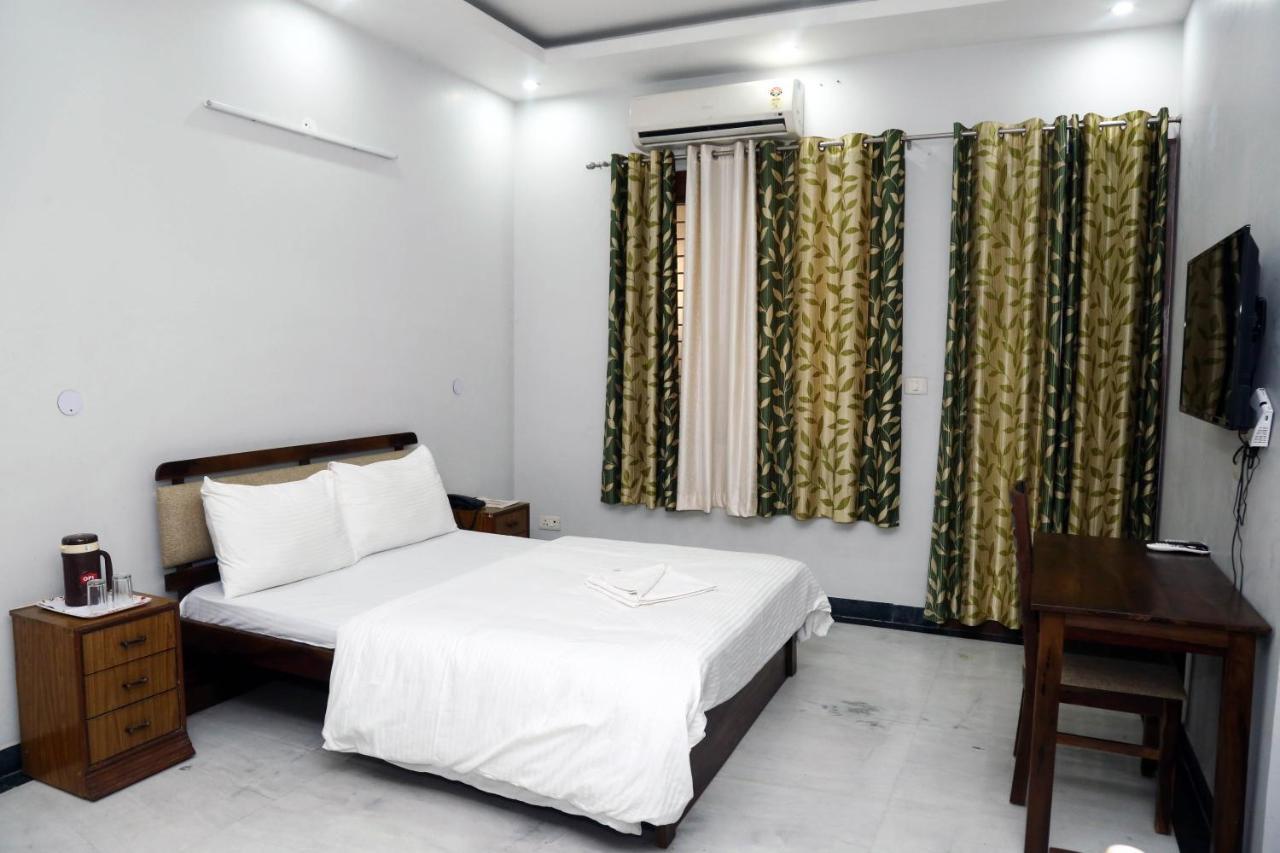 J P Residency Hotel Grander Noida Exterior foto