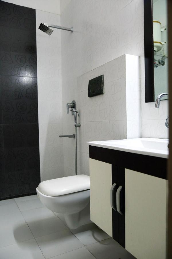 J P Residency Hotel Grander Noida Exterior foto
