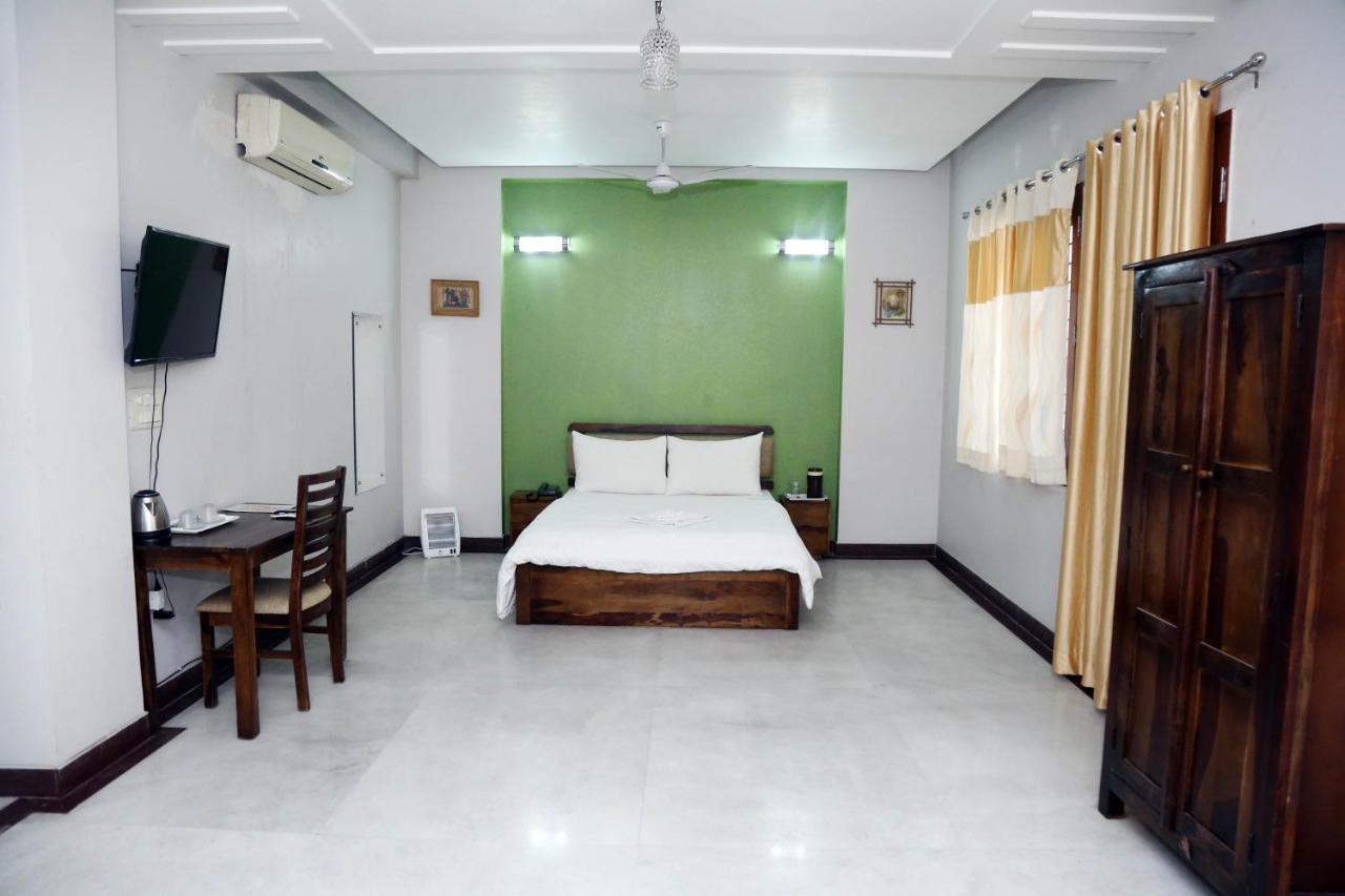 J P Residency Hotel Grander Noida Exterior foto